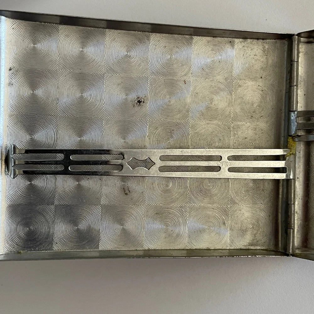 Vintage Art Deco Cigarette Case. Letter R on top - Picture 8 of 11